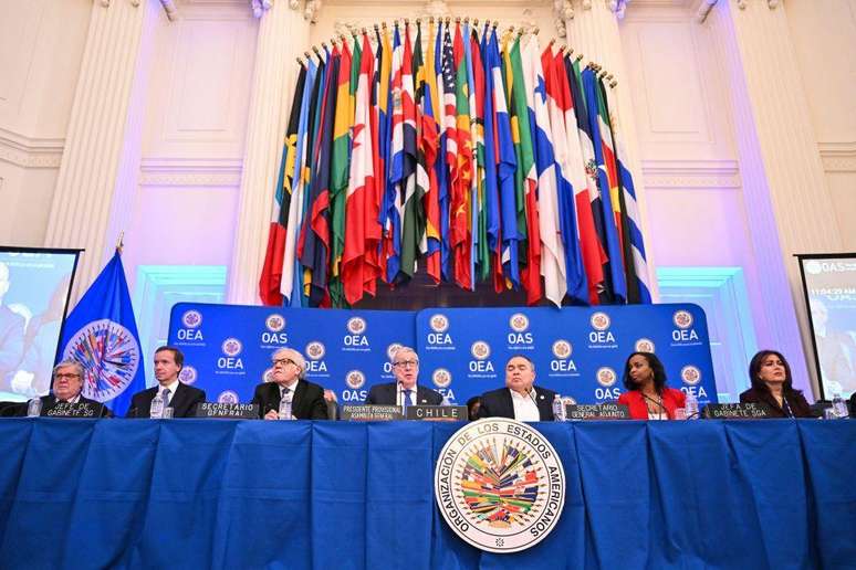 Os especialistas consultados acreditam que a c&uacute;pula de Miami &eacute; mais um golpe para organiza&ccedil;&otilde;es como a OEA