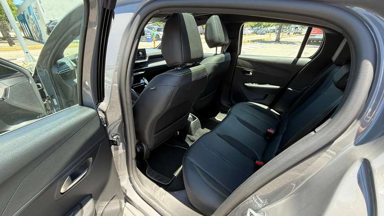 Peugeot 208 GT Hybrid