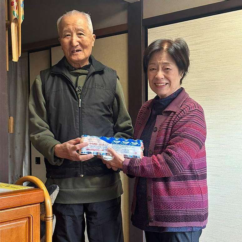 O servi&ccedil;o &eacute; especialmente popular entre consumidores idosos. Muitos deles apreciam tanto as visitas regulares das entregadoras, quanto a pr&oacute;pria bebida