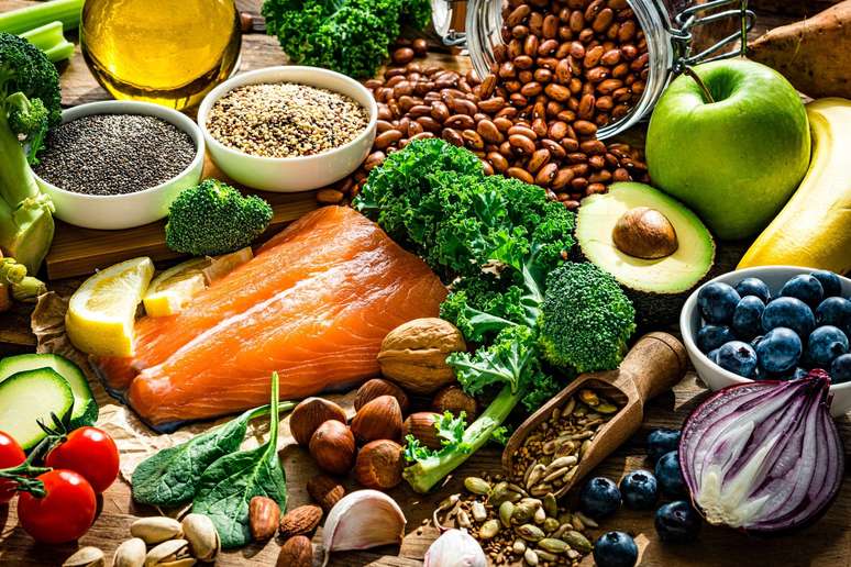 Cientistas relacionaram a alimenta&ccedil;&atilde;o saud&aacute;vel na meia-idade ao envelhecimento saud&aacute;vel