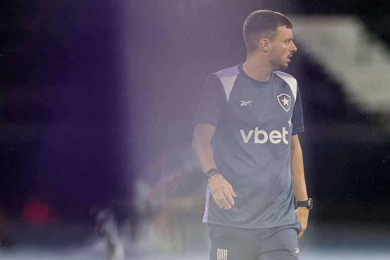 టాకా రియో ​​తక్కువ ఔచిత్యం లేని పోటీ అనే సంస్కరణతో అన్సెల్మీ ఏకీభవించలేదు -