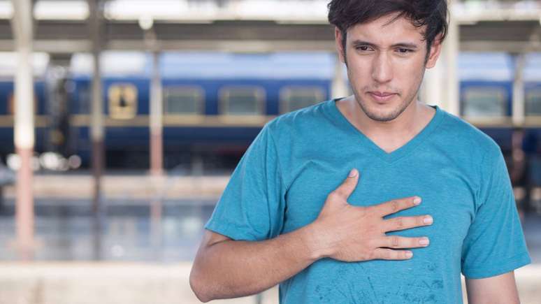 Embora muita gente associe o problema apenas &agrave; azia, o refluxo gastroesof&aacute;gico &eacute; mais complexo &ndash; depositphotos.com / 9nong