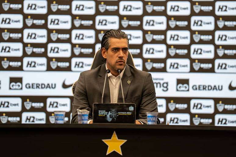 Diretor Paulo Bracks revelou interesse pelo volante em entrevista &ndash;