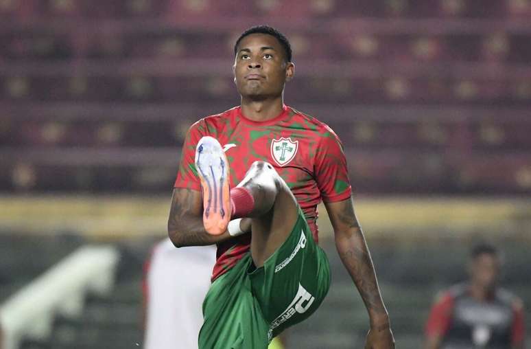 Caio Roque, da Portuguesa, pode pintar no Botafogo &ndash;