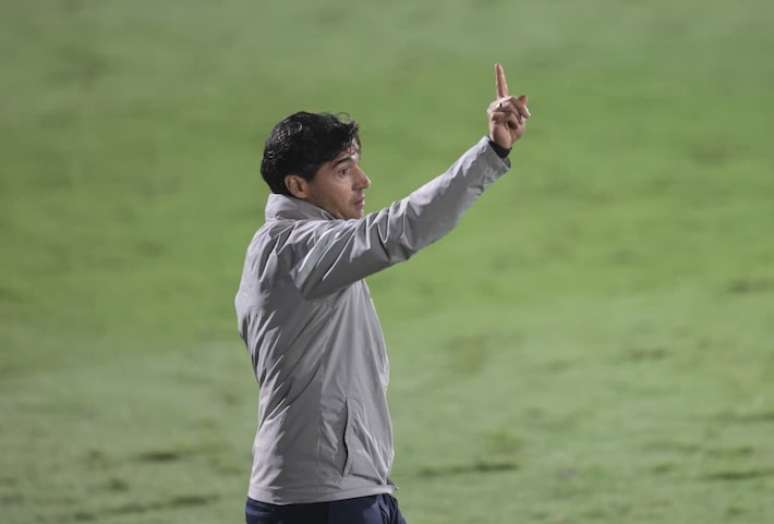 పల్మీరాస్ మరియు నోవోరిజోంటినో మధ్య మ్యాచ్ సందర్భంగా అబెల్ ఫెరీరా.