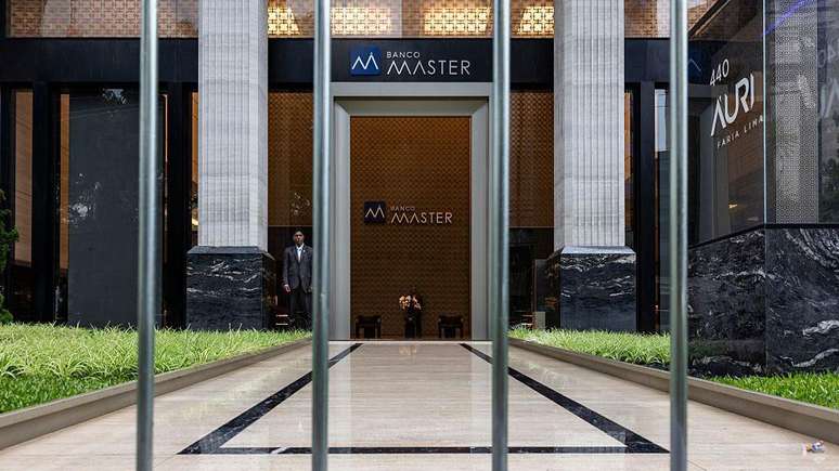 Incerteza sobre o que sono do Banco Master documentou deixa classe pol&iacute;tica no "pior momento dos &uacute;ltimos anos", dizem analistas