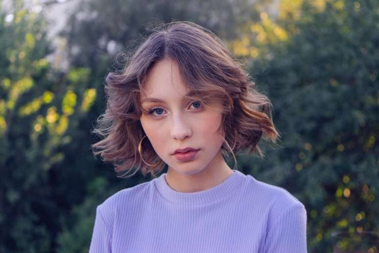 O messy hair traduz uma beleza atual, que valoriza autenticidade e atitude 