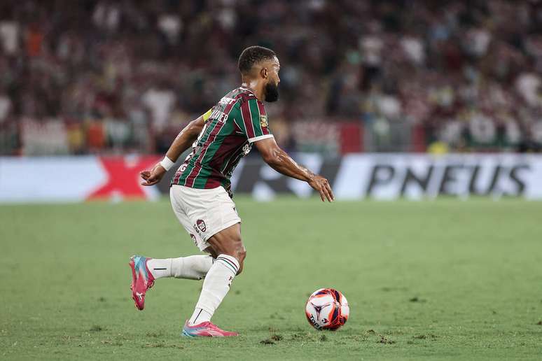 ఫ్లెమెంగోకు వ్యతిరేకంగా క్లాసిక్‌లో త్రివర్ణ కోసం శామ్యూల్ జేవియర్ చర్యలో ఉన్నాడు -