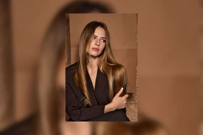 O glossy hair se destaca em escrit&oacute;rios de perfil cl&aacute;ssico, bancos, eventos noturnos e ocasi&otilde;es que pedem uma imagem mais polida 