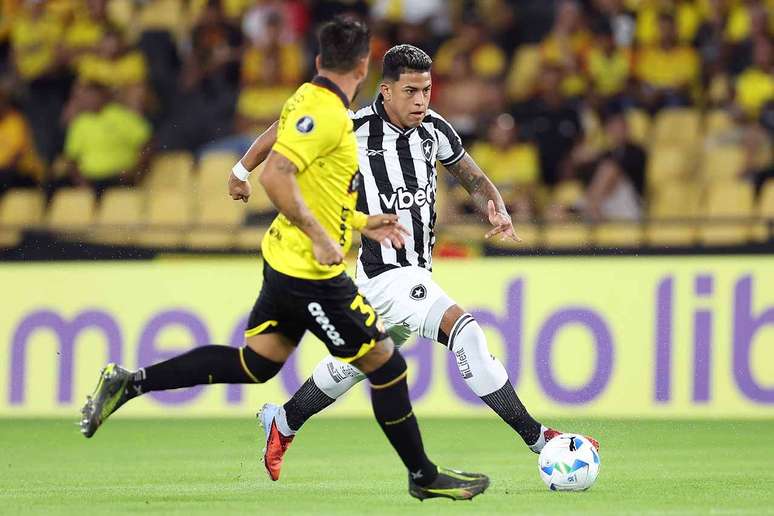 Martins balan&ccedil;ou redes no Equador &ndash;