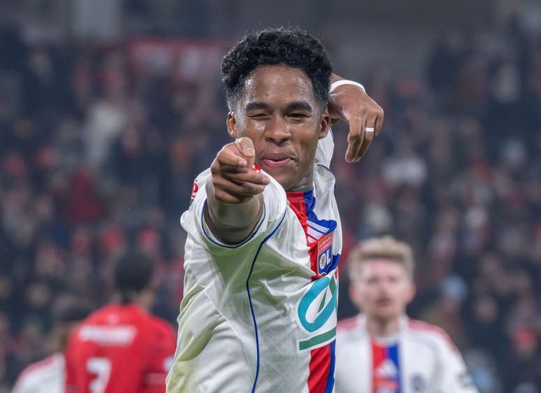 Endrick comemorando um gol pelo Lyon 