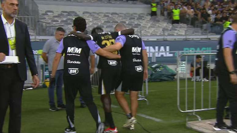 Ciss&eacute; vai direto para o vesti&aacute;rio ap&oacute;s se lesionar &ndash;