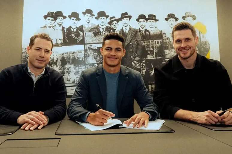 Em agosto, Kau&atilde; Prates estar&aacute; defendendo o Borussia Dortmund, vestindo a camisa auri-negra pelos pr&oacute;ximos 5 anos &ndash;