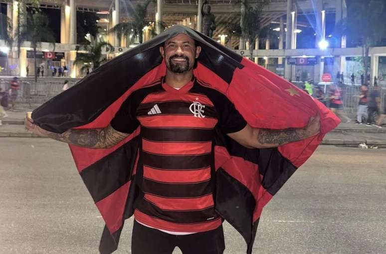 Ex-goleiro publica foto de noite em jogo no Maracan&atilde; &ndash;