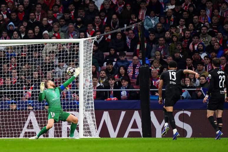 Solanke batendo forte para diminuir 