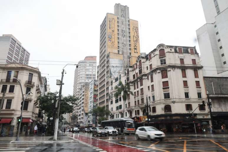 Boulevard São João Project ஆனது Ipiranga மற்றும் São João அவென்யூக்களின் மூலையில் விளம்பரங்களைக் காண்பிக்க LED அடையாளங்களை நிறுவ உத்தேசித்துள்ளது. 