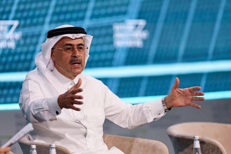 O diretor da maior petrol&iacute;fera do mundo, a Saudi Aramco, alertou para "consequ&ecirc;ncias catastr&oacute;ficas" para o mercado global de petr&oacute;leo se o fechamento do estreito de Ormuz se prolongar