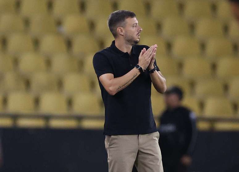 Mart&iacute;n Anselmi busca classifica&ccedil;&atilde;o &agrave; fase de grupos &ndash;