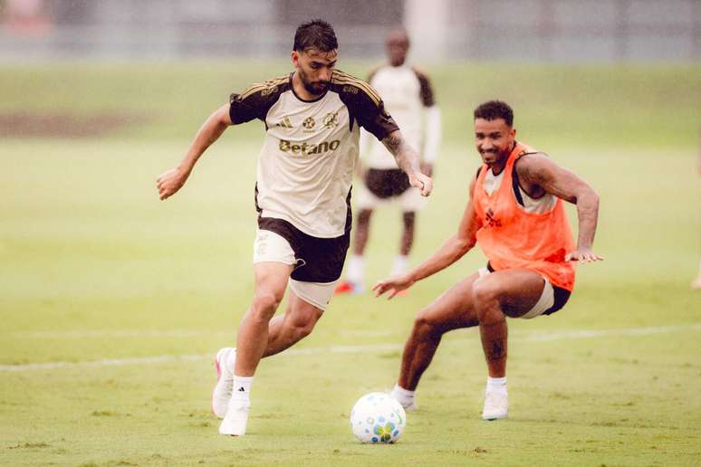 Lucas Paquet&aacute; pode surgir entre os titulares &ndash;