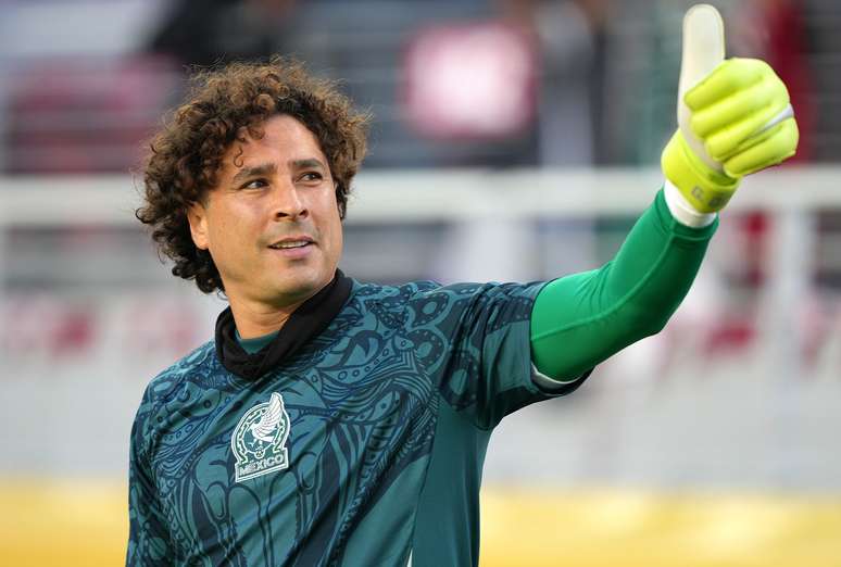 Ochoa antes de partida do M&eacute;xico na Copa Ouro da Concacaf 
