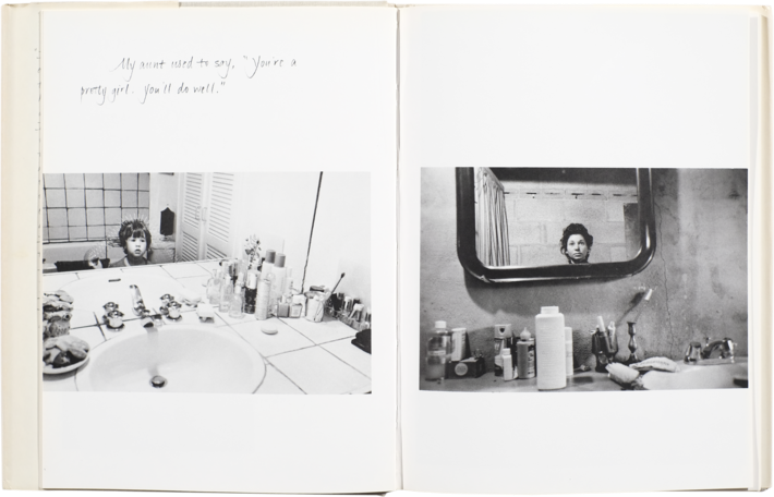 Growing up female_ a personal photojournal [Crescer mulher_ um fotojornal pessoal] - Abigail Heyman.