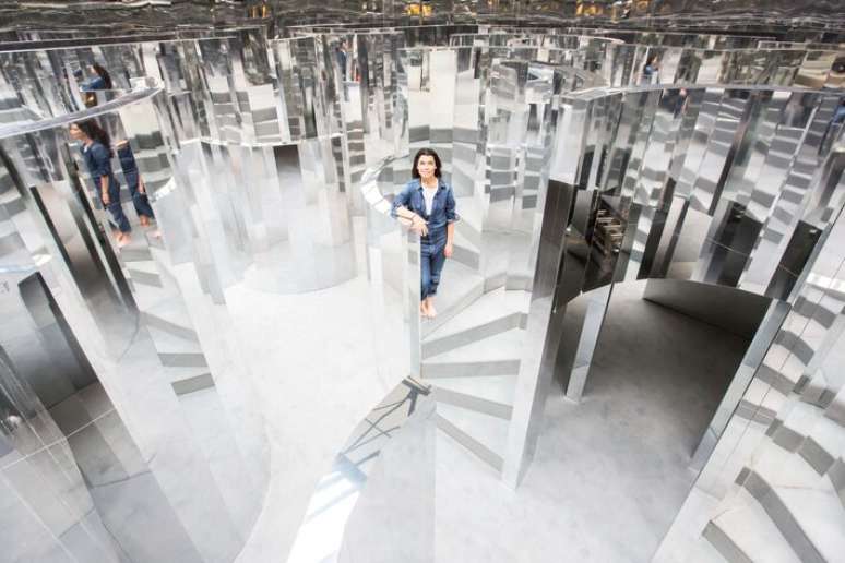 Artista brit&acirc;nica Es Devlin abre exposi&ccedil;&atilde;o na Casa Bradesco neste domingo, 15.