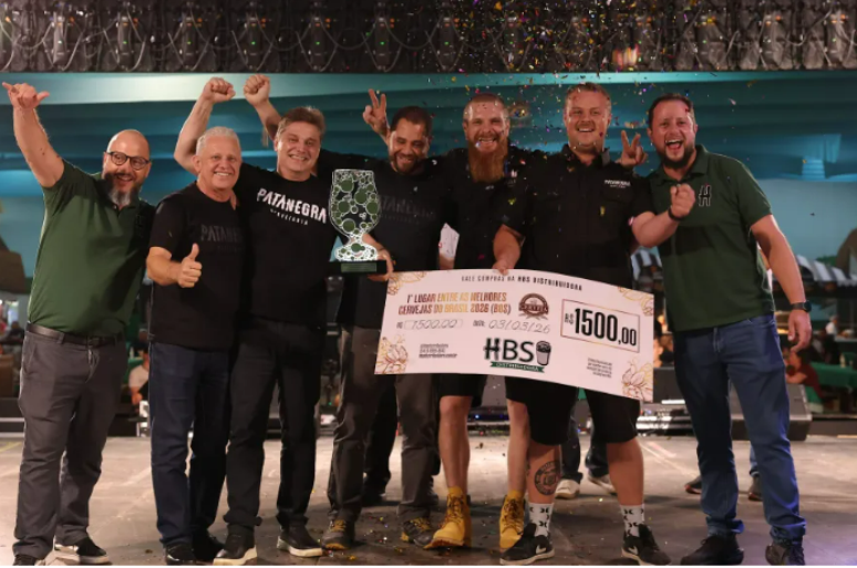 Equipe da Cervejaria Patanegra comemora a conquista