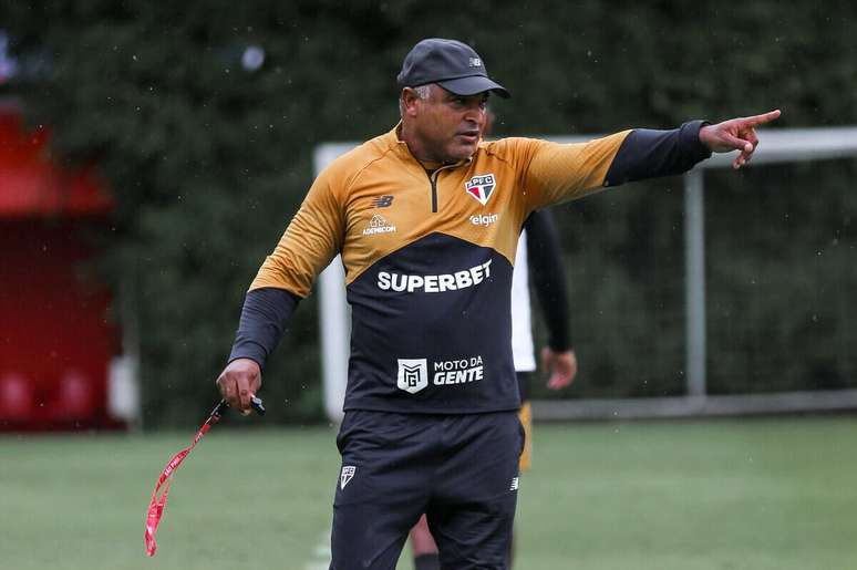 Roger Machado prepara o S&atilde;o Paulo para enfrentar o RB Bragantino &ndash;