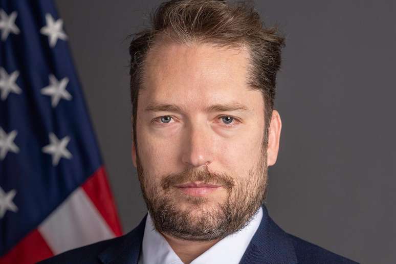 Darren Beattie j&aacute; chegou afirmar que havia 'persegui&ccedil;&atilde;o' a Bolsonaro por Moraes