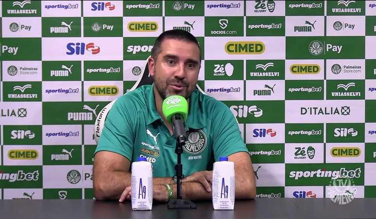 Jo&atilde;o Martins foi ir&ocirc;nico ao tratar do gramado de S&atilde;o Janu&aacute;rio &ndash;