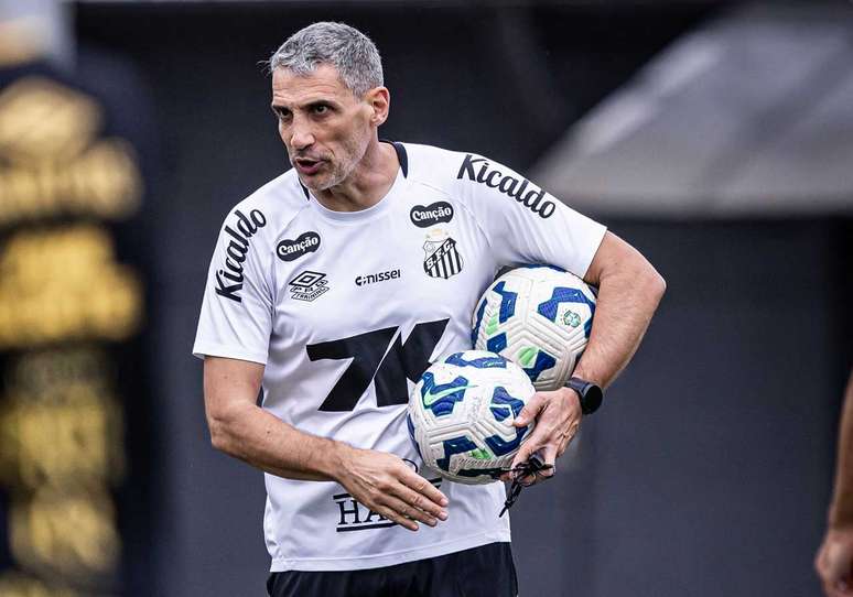 Resultado contra o Mirassol p&ocirc;s em xeque futuro de Vojvoda no comando do Santos &ndash;