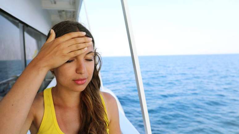 Al&eacute;m dos rem&eacute;dios, diversos recursos n&atilde;o farmacol&oacute;gicos podem aliviar o enjoo em navios &ndash; depositphotos.com / sergio_pulp