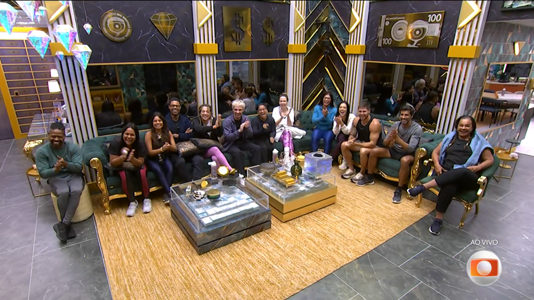 నాయకుడి కోసం సోదరులు పోటీ పడ్డారు