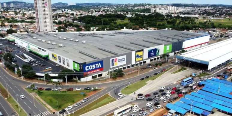 ఎగ్జిబిషన్ అందుకుంటున్న షాపింగ్ ఎస్టాకో గోయానియా యొక్క వైమానిక వీక్షణ