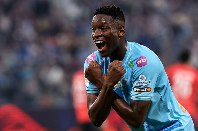 Luiz Henrique comemora gol pelo Zenit