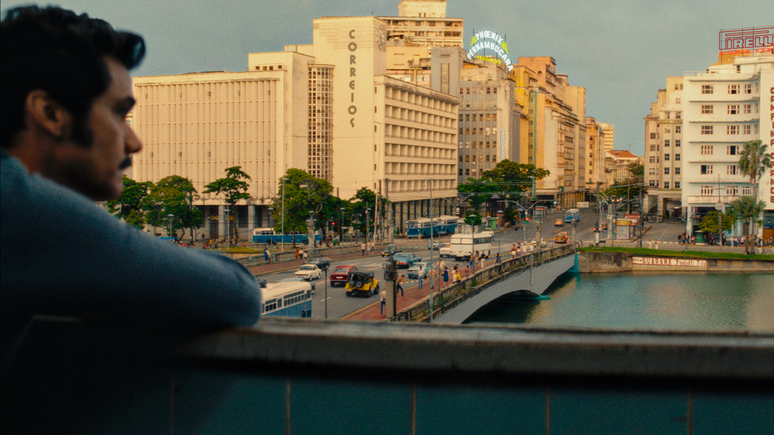 Longa dirigido por Kl&eacute;ber Mendon&ccedil;a Filho se passa em Recife, na d&eacute;cada de 1970