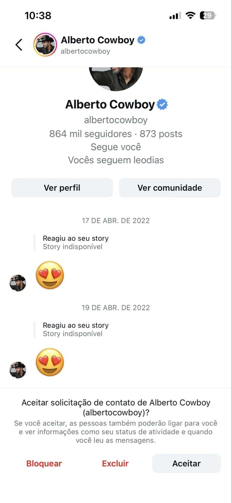 Jovem exp&otilde;e Alberto Cowboy