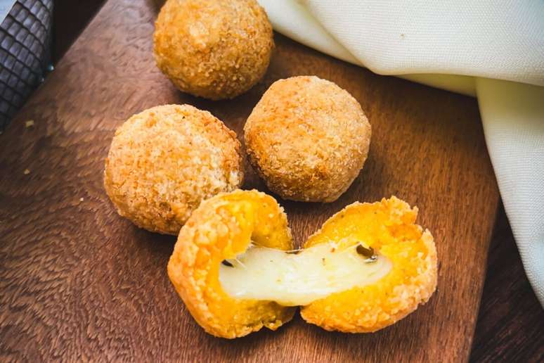 Bolinha de queijo 