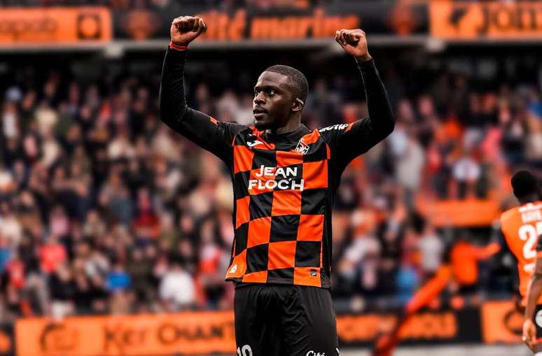 Bamba Dieng foi um dos destaques da vit&oacute;ria do Lorient sobre o Lens &ndash;