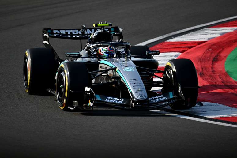 Kimi Antonelli sofre puni&ccedil;&atilde;o de 10 segundos ap&oacute;s largada desastrosa e colis&atilde;o na corrida Sprint da China