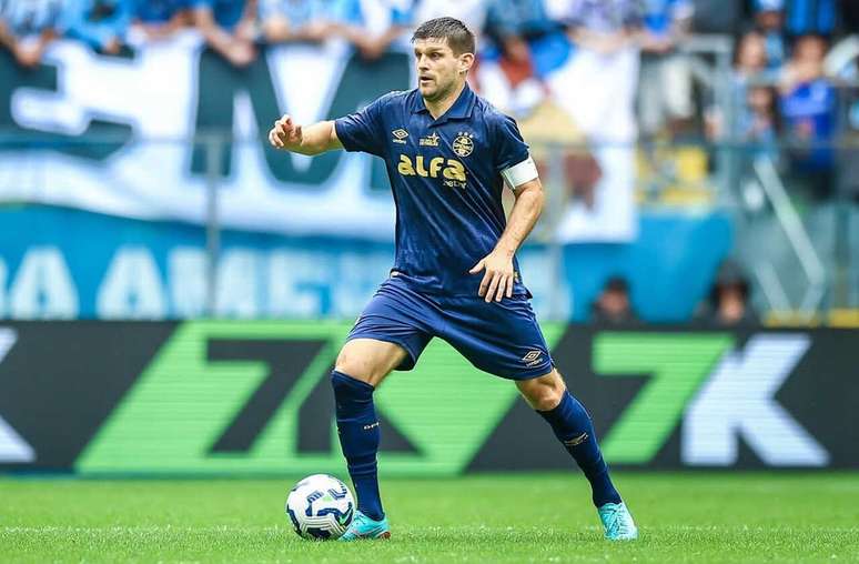 Kannemann coleciona t&iacute;tulos pelo Tricolor Ga&uacute;cho &ndash;