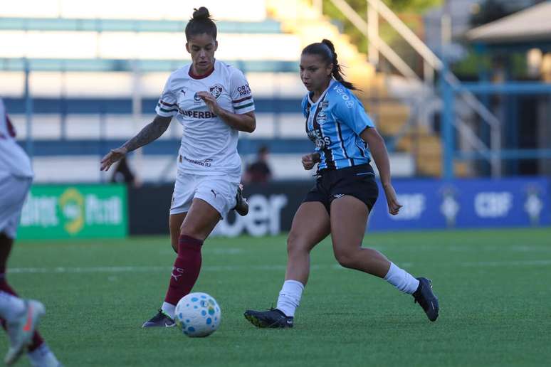 Fluminense vence o Gr&ecirc;mio e segue invicto no Brasileir&atilde;o Feminino &ndash;