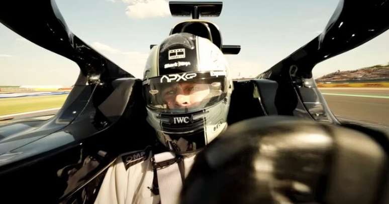 Brad Pitt dirigiu os carros de F&oacute;rmula 2 adaptados, quase sem uso de dubl&ecirc;s