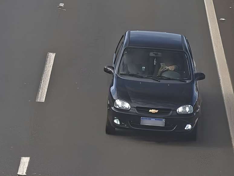 Motorista ao celular