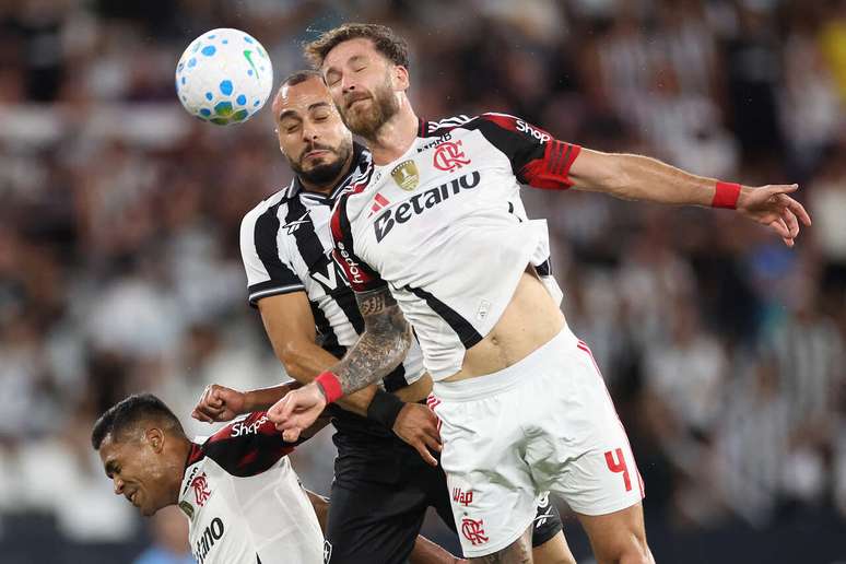 L&eacute;o Pereira, do Flamengo, vai &agrave; Sele&ccedil;&atilde;o Brasileira pela primeira vez &ndash;
