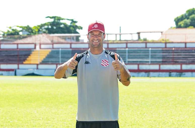 Thiago Neves integrou a comiss&atilde;o t&eacute;cnica do Bangu na reta final do Carioca &ndash;
