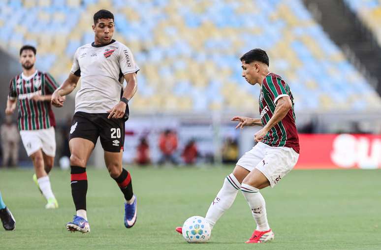 Savarino teve atua&ccedil;&atilde;o de destaque na vit&oacute;ria do Fluminense sobre o Athletico &ndash;