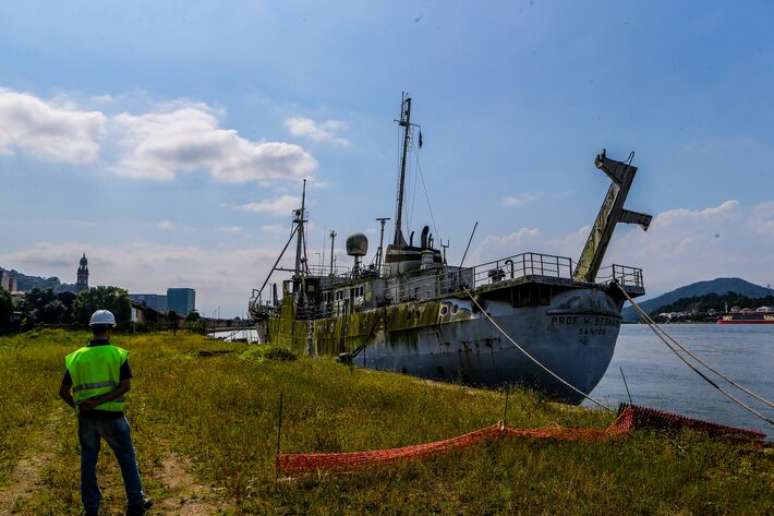 Navio Prof. W. Besnard foi pioneiro na oceanografia civil do Pa&iacute;s.
