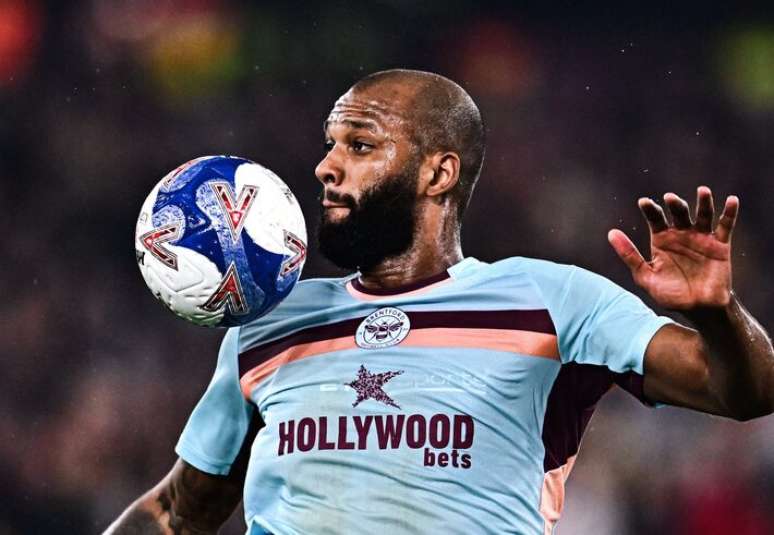 Igor Thiago &eacute; o vice-artilheiro da Premier League com 18 gols marcados