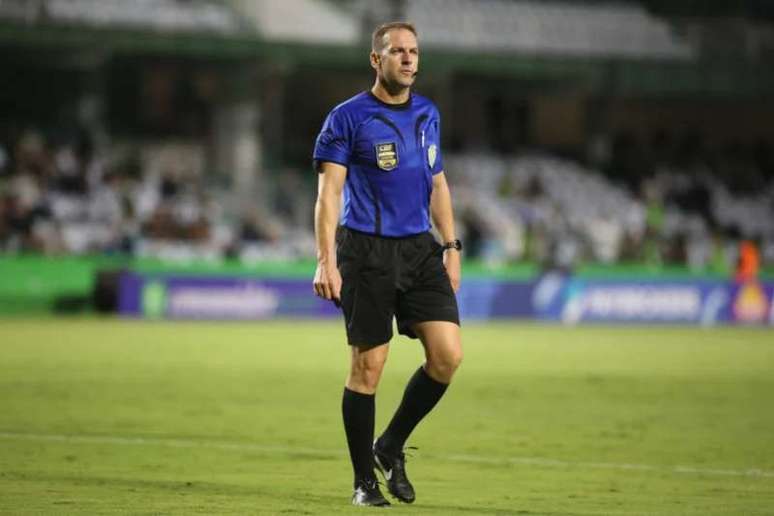 &Aacute;rbitro Lucas Paulo Torezin &ndash;